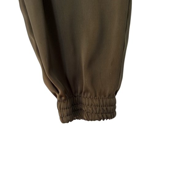 H&M Green Cargo Pants with Relaxed Fit and Jogger Cuffs - Picture 2 of 5